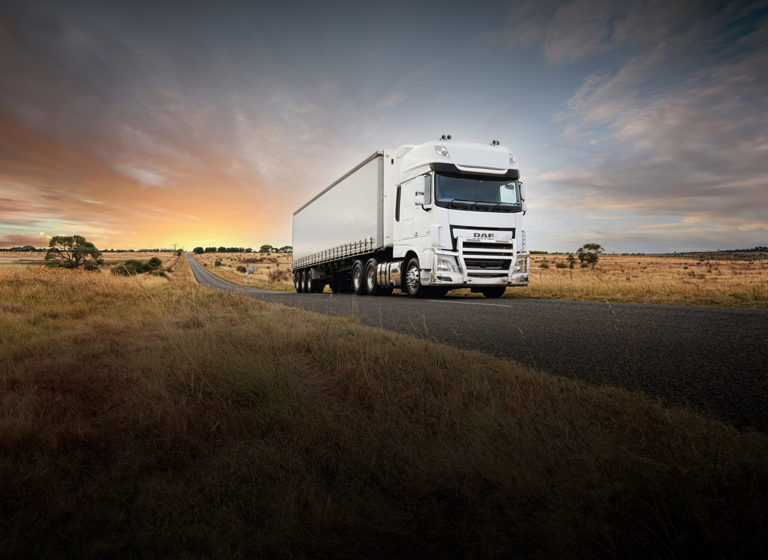 DAF XF530 Primemover White Scaled