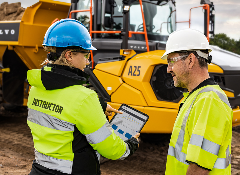 Volvo Articulated Hauler A25j Operator Training 2324X1200