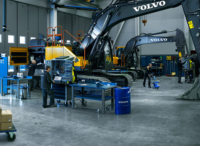 Volvo Show Services 2324X800
