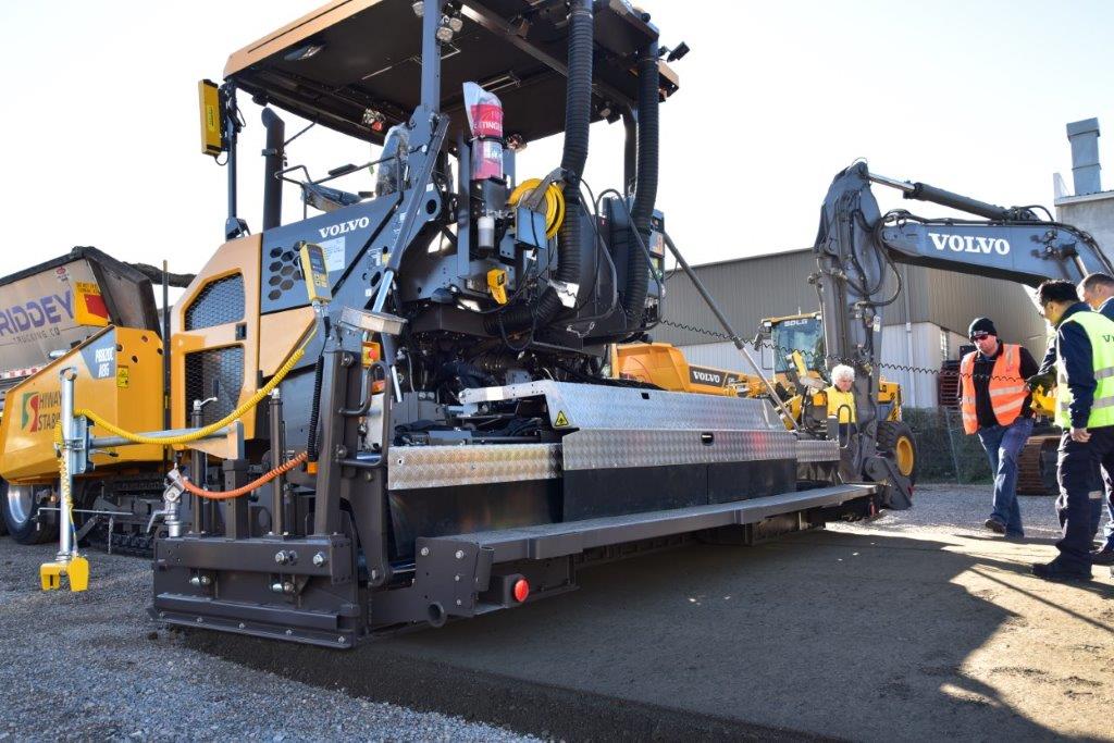 Hiway Stabilizers - New Volvo ABG P8820C Paver 1